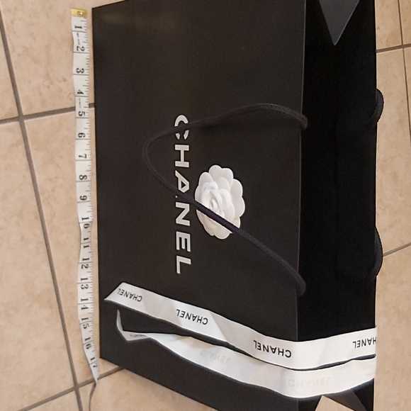 Chanel - Picture 2 of 2